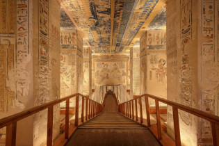 Alleine die fantastisch erhaltenen Wandmalereien in den uralten Korridoren der Gräber im Tal der Könige muss man gesehen haben, Ägypten