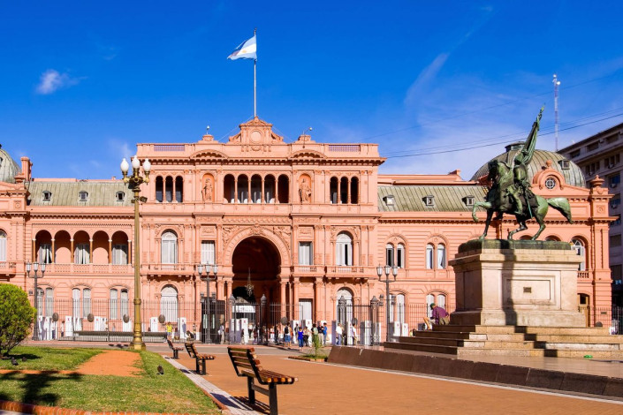 Im Casa Rosada am Plaza Mayo in Buenos Aires sind die Amtsräumlichkeiten des Präsidenten von Argentinien zu besichtigen