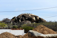 Die höchste Felsformation der Casibari Rocks kann auf befestigten Wegen erklommen werden, Aruba - © James Camel / franks-travelbox