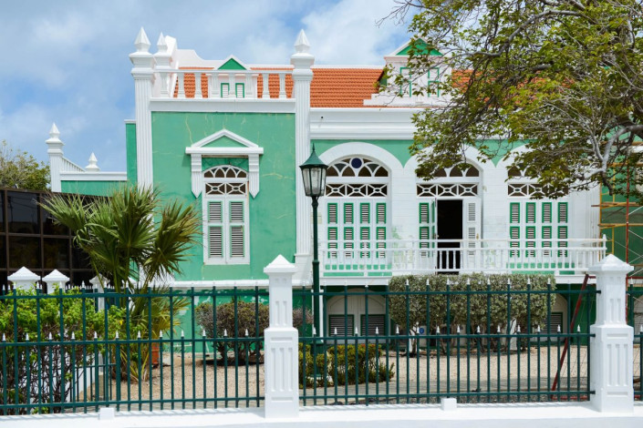 Im reizvoll dekorierten Rathaus von Oranjestad werden die Trauungen auf Aruba abgehalten
