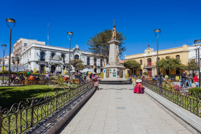 Mit der Kathedrale, der berühmten Münzprägeanstalt und dem Rathaus ist der Plaza 10 de Noviembre in vielerlei Hinsicht das Zentrum von Potosí, Bolivien