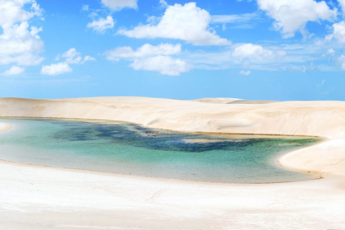 Der Lençóis Maranhenses Nationalpark an der Nordostküste Brasiliens mit bis zu 40 Meter hohen Sanddünen