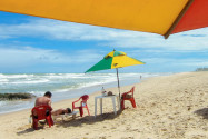 Brasilianischer Lifestyle pur am Strand von Imbassaí, Bahia, Brasilien - © FRASHO / franks-travelbox