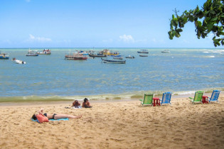 Der Praia do Forte liegt in Bahia, etwa 80km nördlich von Salvador, und zählt zu den schönsten Stränden Brasiliens