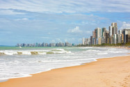 Der Strand von Boa Viagem befindet sich im Süden des gleichnamigen Stadtviertels von Recife, der Hauptstadt der brasilianischen Provinz Pernambuco - © ostill / Shutterstock