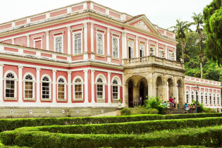Als Museu Imperial präsentiert der ehemalige brasilianische Kaiserpalast in Petrópolis nördlich von Rio die prunkvolle Lebensweise von Dom Pedro II