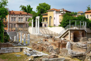 Das Römische Forum im Herzen der Altstadt von Plovdiv, Bulgarien, entstand im 1. Jahrhundert unter Kaiser Vespasian - © Nataliya Nazarova / Shutterstock