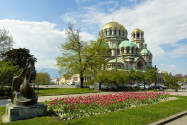 Erbaut wurde die Alexander-Newski-Kathedrale in Sofia, Bulgarien, vom russischen Architekten Alexander Pomeranzew - © Anton Chalakov / Shutterstock