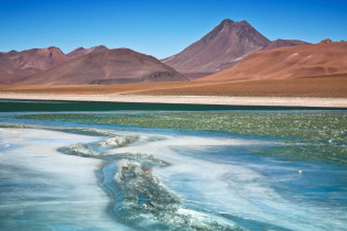 Die Diamanten Lagune in der Atacama Salzwüste, Chile