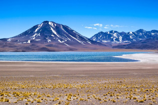 Eine Besichtigung der Lagune Miñiques  mit ihrem unglaublichen Panorama ist ein Muss, Chile