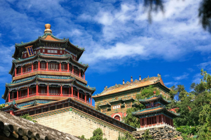 Ende des 19. Jahrhunderts war der kaiserliche Sommerpalast in Peking in der heißen Jahreszeit der bevorzugte Aufenthaltsort der Kaiserfamilie von China