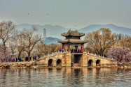 Seit 1998 zählt der kaiserliche Sommerpalast in Peking, China, zu den Weltkulturerbestätten der UNESCO - © Max Studio / Shutterstock
