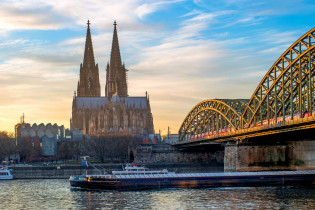 1996 wurde der imposante Kölner Dom in die Liste des UNESCO-Welterbes eingetragen, Deutschland