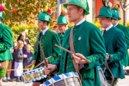 Die Uniformen sind teilweise historische Gewänder und kosten oft mehrere Tausend Euro, Münchner Oktoberfest, Deutschland - © Kochneva Tetyana/Shutterstock