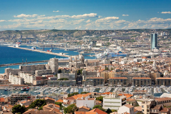 Der 20km lange Kai des neuen Hafens von Marseille bietet neben dem Vieux Port einen imposanten Anblick, Frankreich