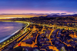 Nizza zählt zu den beliebtesten Destinationen an der Côte d'Azur und wird jedes Jahr von rund vier Millionen Menschen besucht, Frankreich