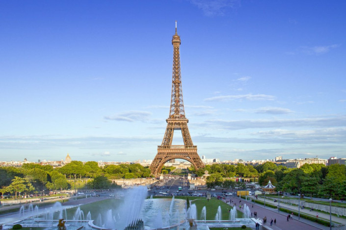 Der Eiffelturm ist das Wahrzeichen von Paris und steht weltweit als Symbol für ganz Frankreich