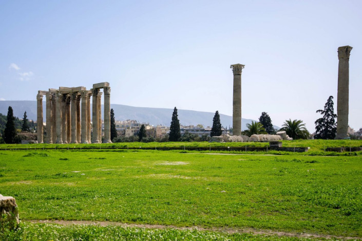 Fertiggestellt wurde der Zeus-Tempel in Athen von 124 bis 132 nach Christus unter Kaiser Hadrian, Griechenland