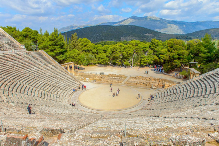 Das Theater von Epidauros dient beim Greek Festival auch heute noch seinem ursprünglichen Zweck, Griechenland