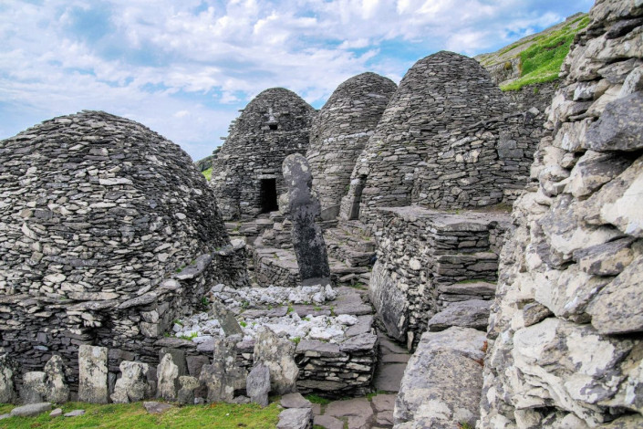 Die Zellen der Mönche im ehemaligen Kloster von Skellig Michael wurden in traditioneller Bauweise völlig ohne Mörtel errichtet, Irland