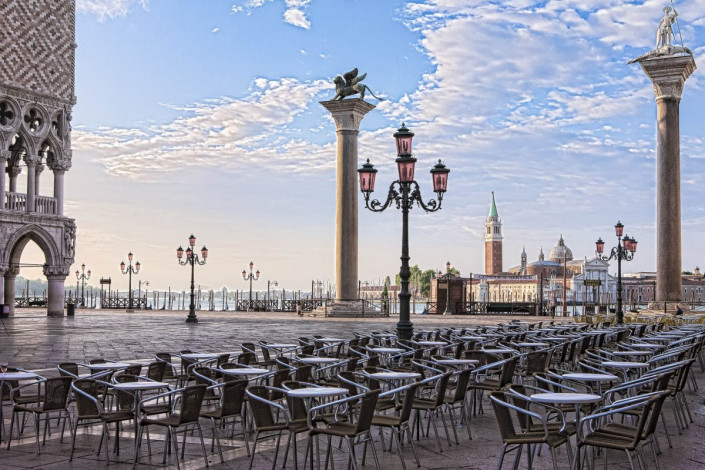 Morgenstimmung am Markusplatz in Venedig, Italien
