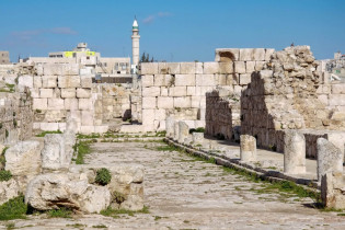 Der Zitadellenhügel von Amman wurde bereits in der frühen Bronzezeit besiedelt und war über viele Jahrhunderte von großer militärischer und religiöser Bedeutung, Jordanien