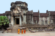 Bemerkenswert ist, dass die Tempel von Angkor Wat nicht nach Osten, sondern nach Westen, in die Richtung des Todesgottes Yama, ausgerichtet sind, Kambodscha - © Renee Vititoe / Shutterstock