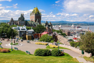 Blick auf das historische Stadtviertel von Quebec und das Hotel Château Frontenac, Quebec, Kanada