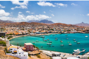 Mindelo auf der Insel São Vicente ist heimliche Hauptstadt und kultureller Mittelpunkt der Kap Verden