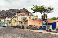 Ribeira Grande ist die Hauptstadt der Insel Santo Antão auf den Kap Verden und touristisch noch kaum erschlossen - © Frank Bach / Shutterstock