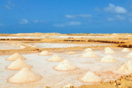 Zur Blütezeit des Salzhandels auf Sal waren auf den Salzfeldern von Pedra de Lume mehrere hundert Arbeiter beschäftigt, Kap Verde - © Styve Reineck / Shutterstock
