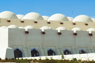 Besonders bemerkenswert sind die insgesamt 93 Kuppeln der Moschee in Doha, Katar