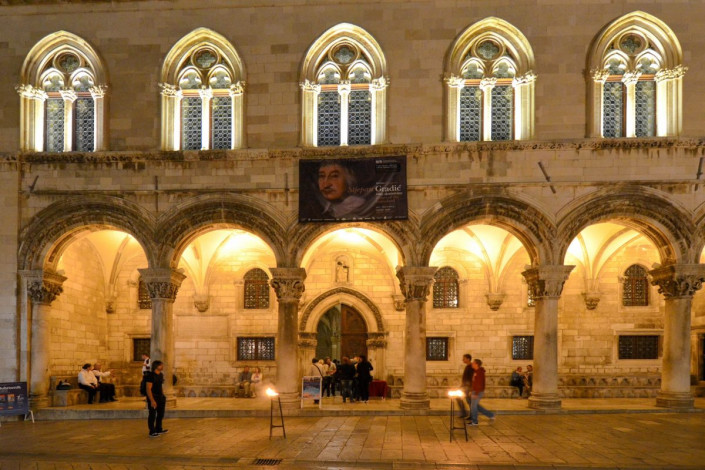 Das kulturhistorische Museum im ehemaligen Rektorenpalast in der Altstadt von Dubrovnik ist das ganze Jahr über geöffnet, Kroatien
