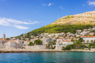 Ein Aufstieg auf den Sergiusberg gleich hinter Dubrovnik ist für jeden Dubrovnik-Besucher ein absolutes Muss, Kroatien - © Tuomas Lehtinen / Shutterstock