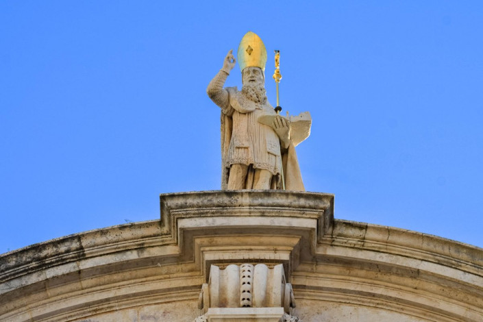 Fassadendetail der Kirche des Hl. Blasius, die dem Arzt Blasius von Sebaste und späteren Bischof sowie Schutzpatron der Stadt gewidmet ist, Dubrovnik, Kroatien