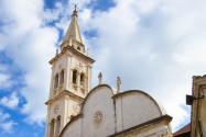 Kirche im Ort Jelsa auf der kroatischen Insel Hvar - © FRASHO / franks-travelbox