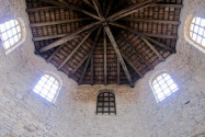 Der Glockenturm der Euphrasius-Basilika mit dem charakteristischen Spitzdach wurde erst im 16. Jahrhundert angefügt, Poreč, Kroatien - © FRASHO / franks-travelbox