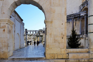 Gemeinsam mit dem historischen Zentrum von Split zählt der Diokletianspalast seit 1979 zum Weltkulturerbe der UNESCO, Kroatien