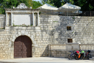 Da Zadar bis 1873 eine Festungsstadt war, sind heute noch die vier großen Stadttore zu sehen, Kroatien