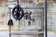 Die fünf Brunnen des Trg Pet Bunara in der Altstadt versorgten Zadar bis in die Mitte des 19. Jahrhunderts mit Trinkwasser, Kroatien - © FRASHO / franks-travelbox