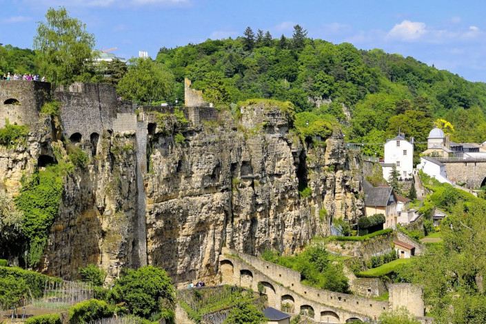 Blick auf die Kasematten in der Stadt Luxemburg, die Überreste der historischen Befestigungsanlagen aus dem 17. Jahrhundert sind, Luxemburg