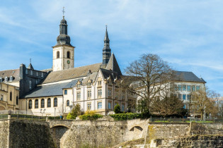 Die St. Michaels-Kirche am historischen Fischmarkt von Luxemburg ist die älteste Kirche der Stadt