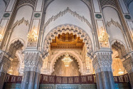 Die Hassan-II.-Moschee wurde zu Ehren des damaligen marokkanischen Königs Hassan II. zu seinem 60. Geburtstag und dem verstorbenen König Mohamed V. errichtet - © foto360 / Shutterstock