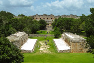 Blick auf den Ballspielplatz in Uxmal, Halbinsel Yucatan, Mexiko - © Jessy / franks-travelbox.com