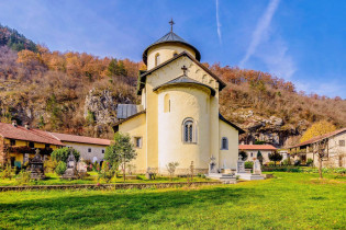 Das heutige Kloster Morača in Montenegro wurde Ende des 16. Jahrhunderts errichtet, nachdem sein Vorgängerbau den Türken zum Opfer gefallen war