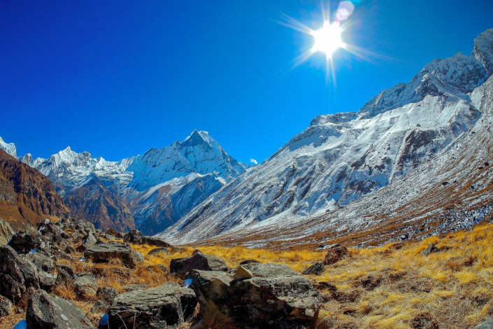 Die spektakulären Gipfel des Annapurna-Gebirges im Norden von Nepal