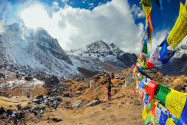 Vom Annapurna Base Camp startet die bei Trekkern beliebte Annapurna-Runde ins Himalaya-Gebirge, Pokhara, Nepal - © Nicram Sabod / Shutterstock