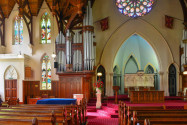 Der großzügige Innenraum der First Church of Otago in Dunedin, Neuseeland, bietet heute rund 1000 Gläubigen Platz - © FRASHO / franks-travelbox