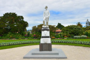 Das Denkmal von Fred W. Wylie, einem Sergeant im Südafrikanischen Krieg, wurde in den Government Gardens von Rotorua im Jahr 1904 enthüllt - © FRASHO / franks-travelbox