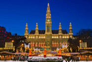 3 Millionen Besucher verzeichnet der Weihnachtsmarkt auf dem Rathausplatz jedes Jahr, Wien, Österreich - ©  Burben / Shutterstock